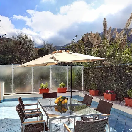 Caruso 3 By Villasandco Rentalsorrento Apartamento